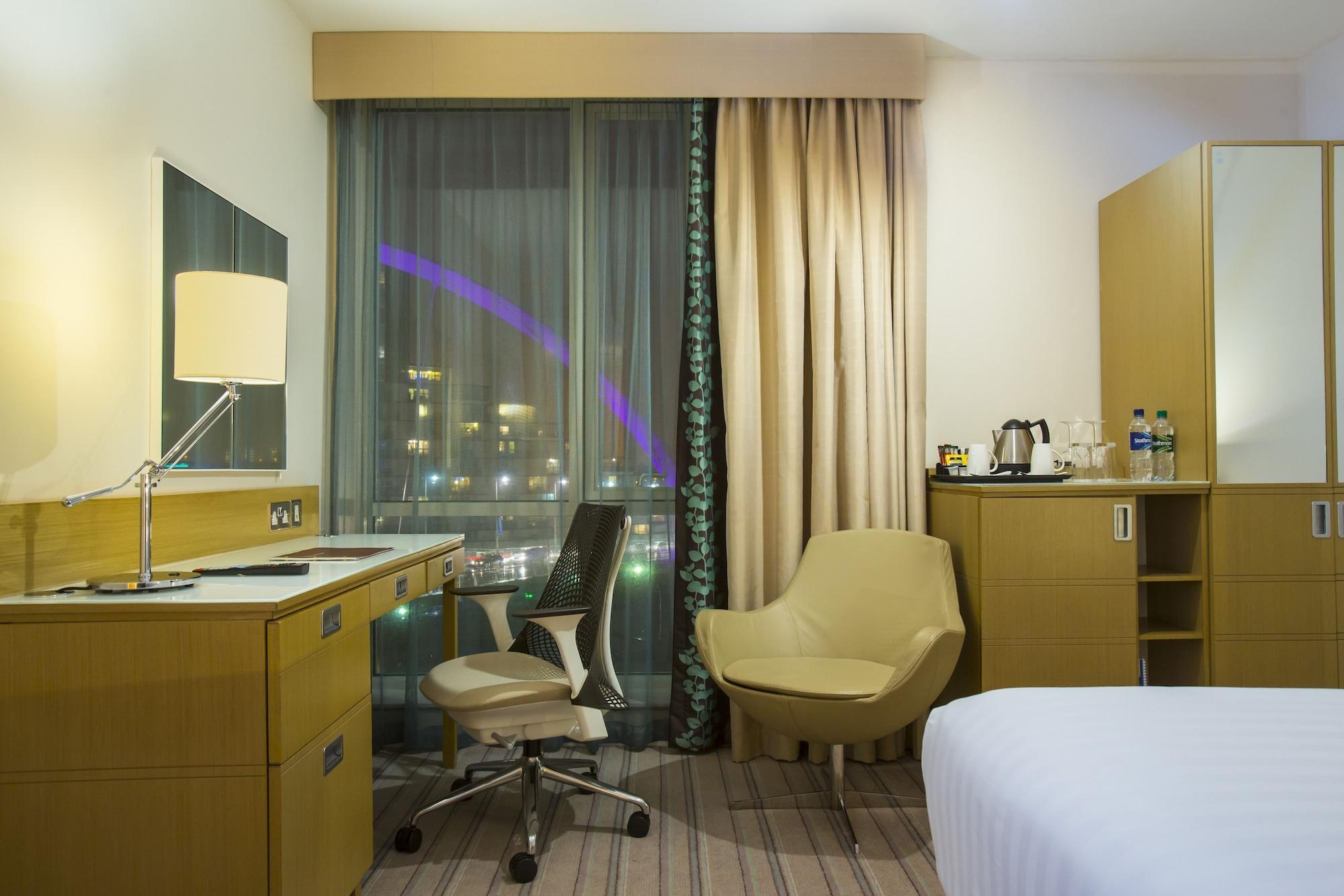 Hilton Garden Inn Glasgow City Centre Экстерьер фото