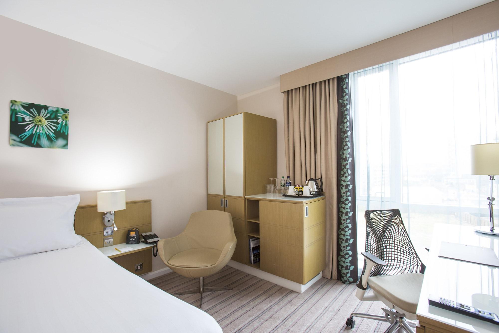 Hilton Garden Inn Glasgow City Centre Экстерьер фото