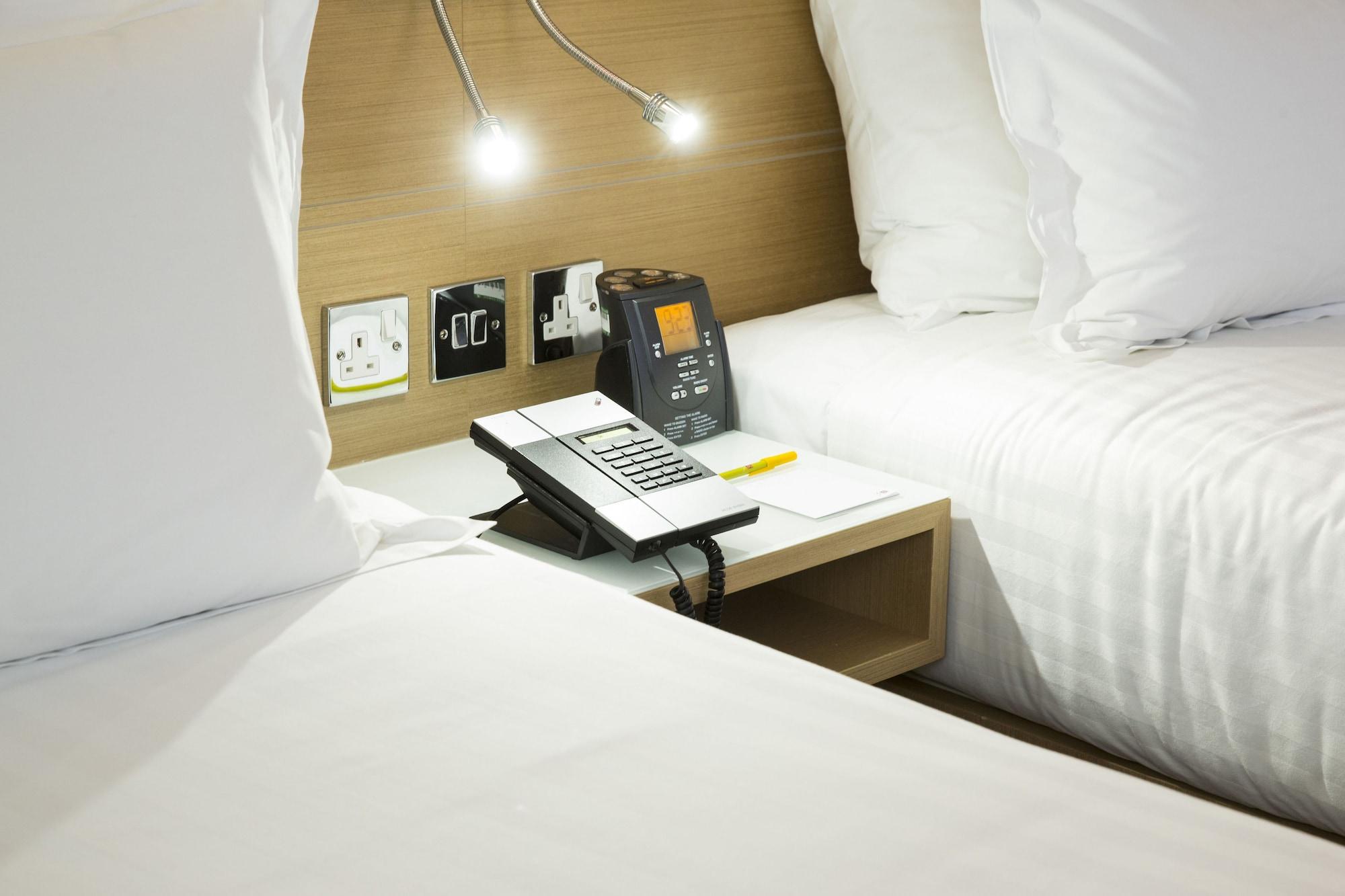 Hilton Garden Inn Glasgow City Centre Экстерьер фото