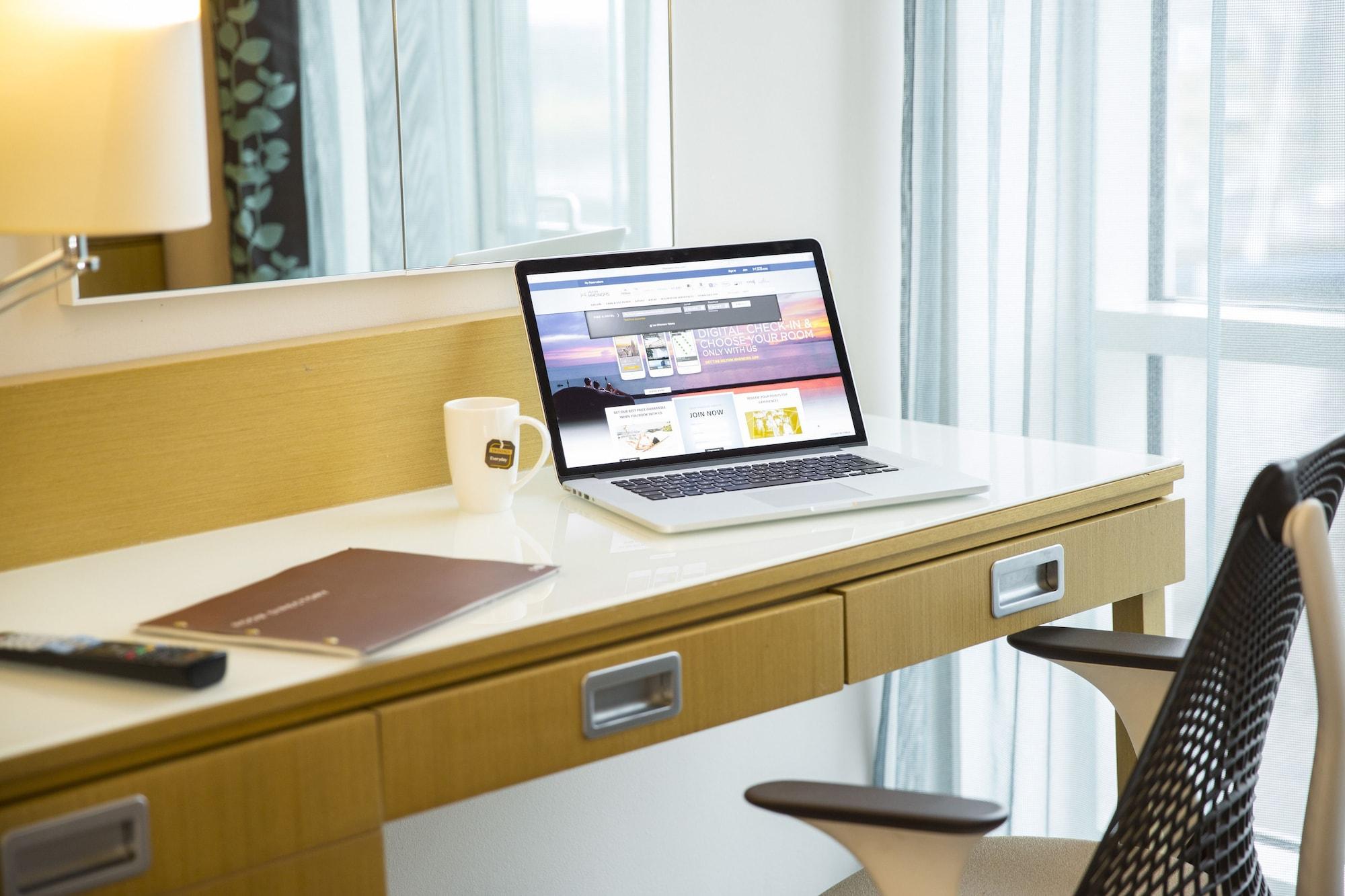 Hilton Garden Inn Glasgow City Centre Экстерьер фото