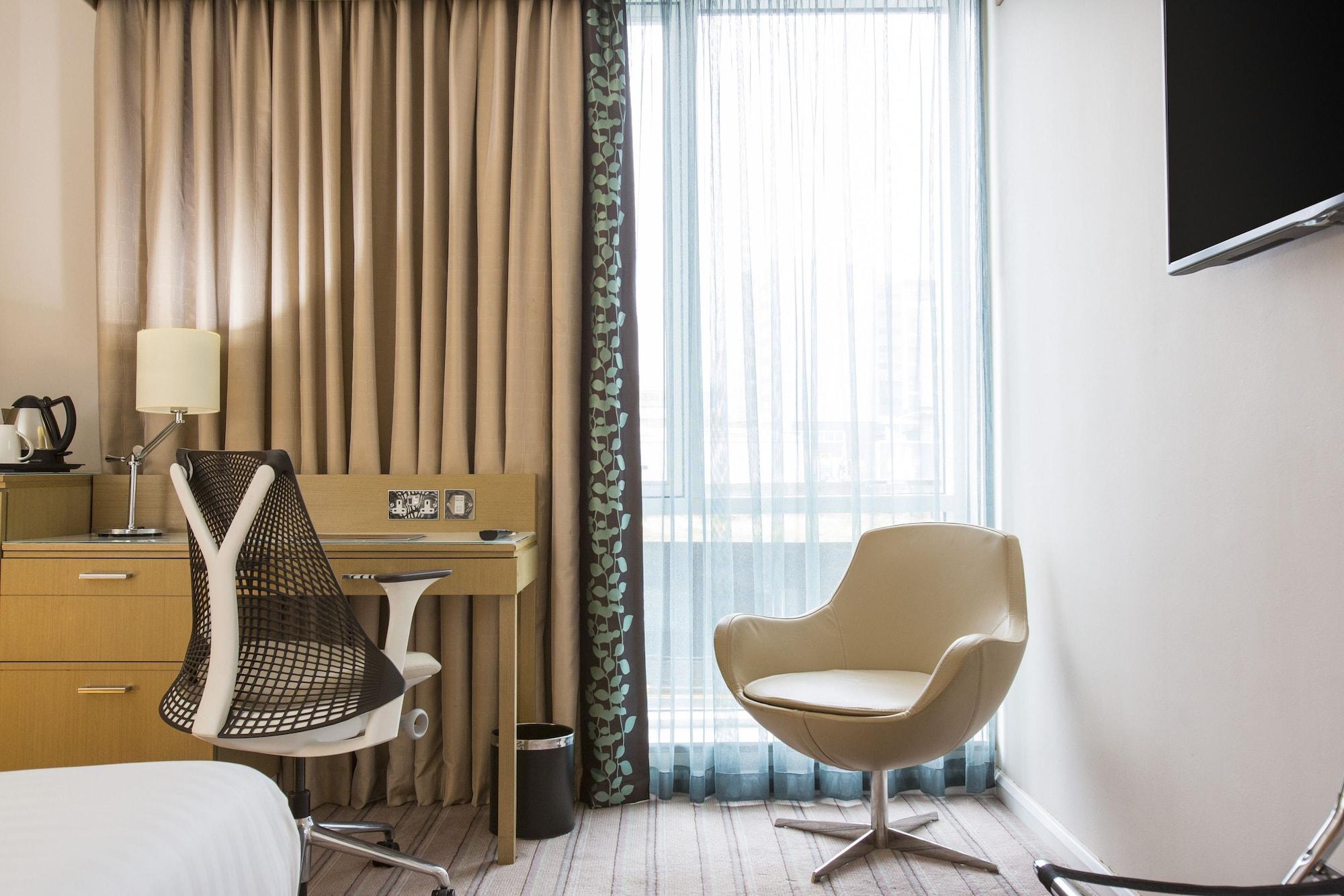 Hilton Garden Inn Glasgow City Centre Экстерьер фото
