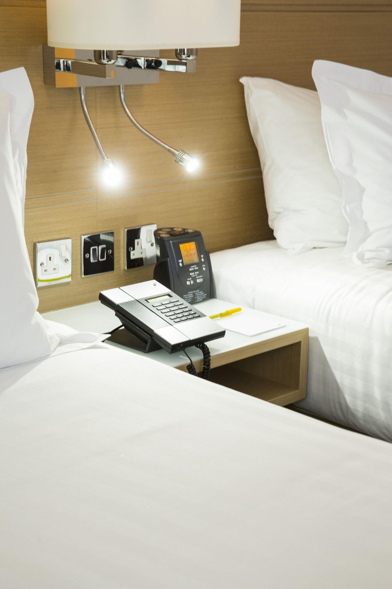 Hilton Garden Inn Glasgow City Centre Экстерьер фото