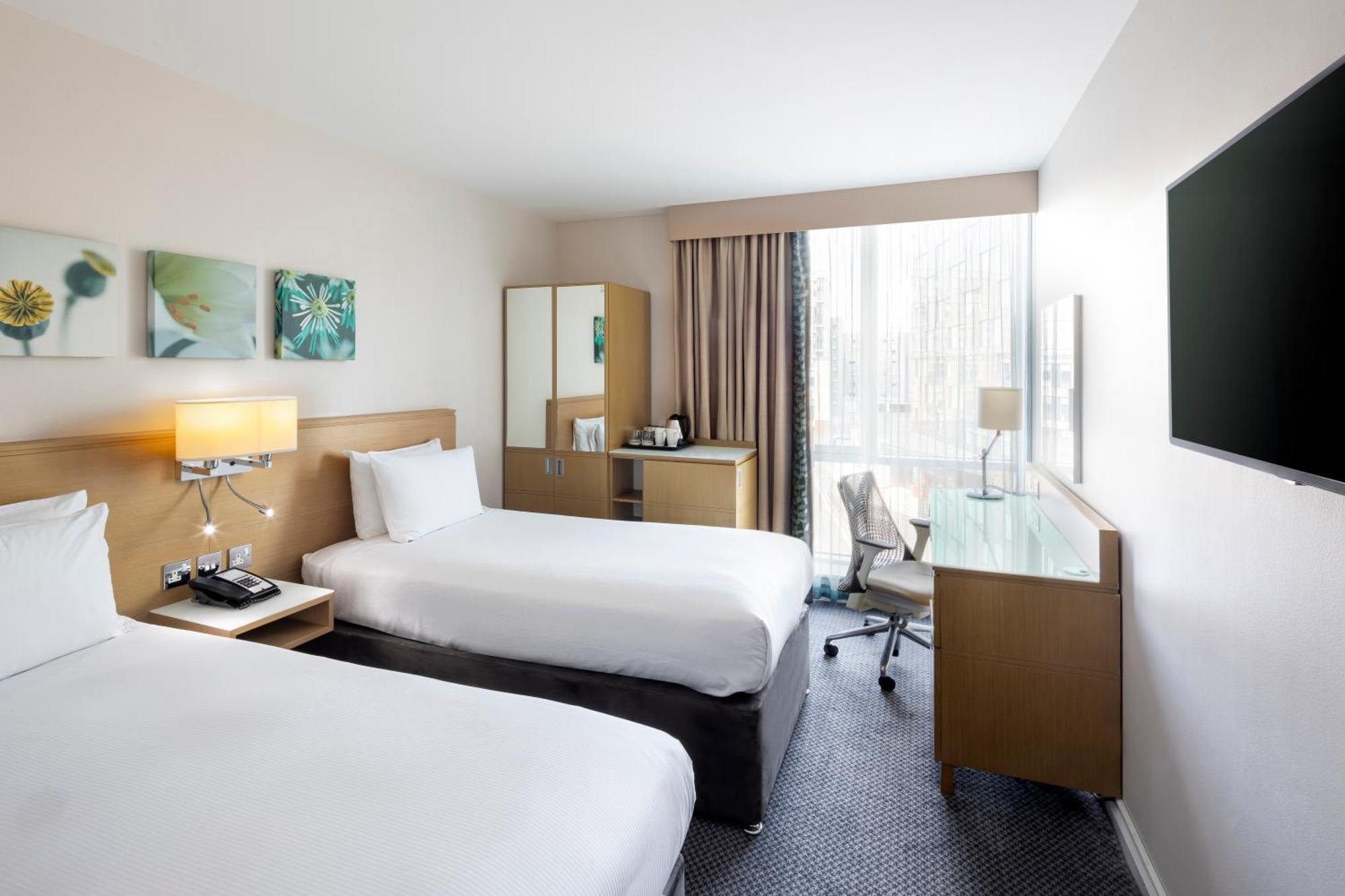 Hilton Garden Inn Glasgow City Centre Экстерьер фото