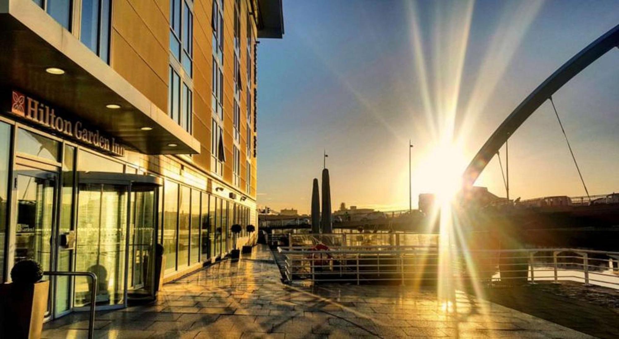 Hilton Garden Inn Glasgow City Centre Экстерьер фото