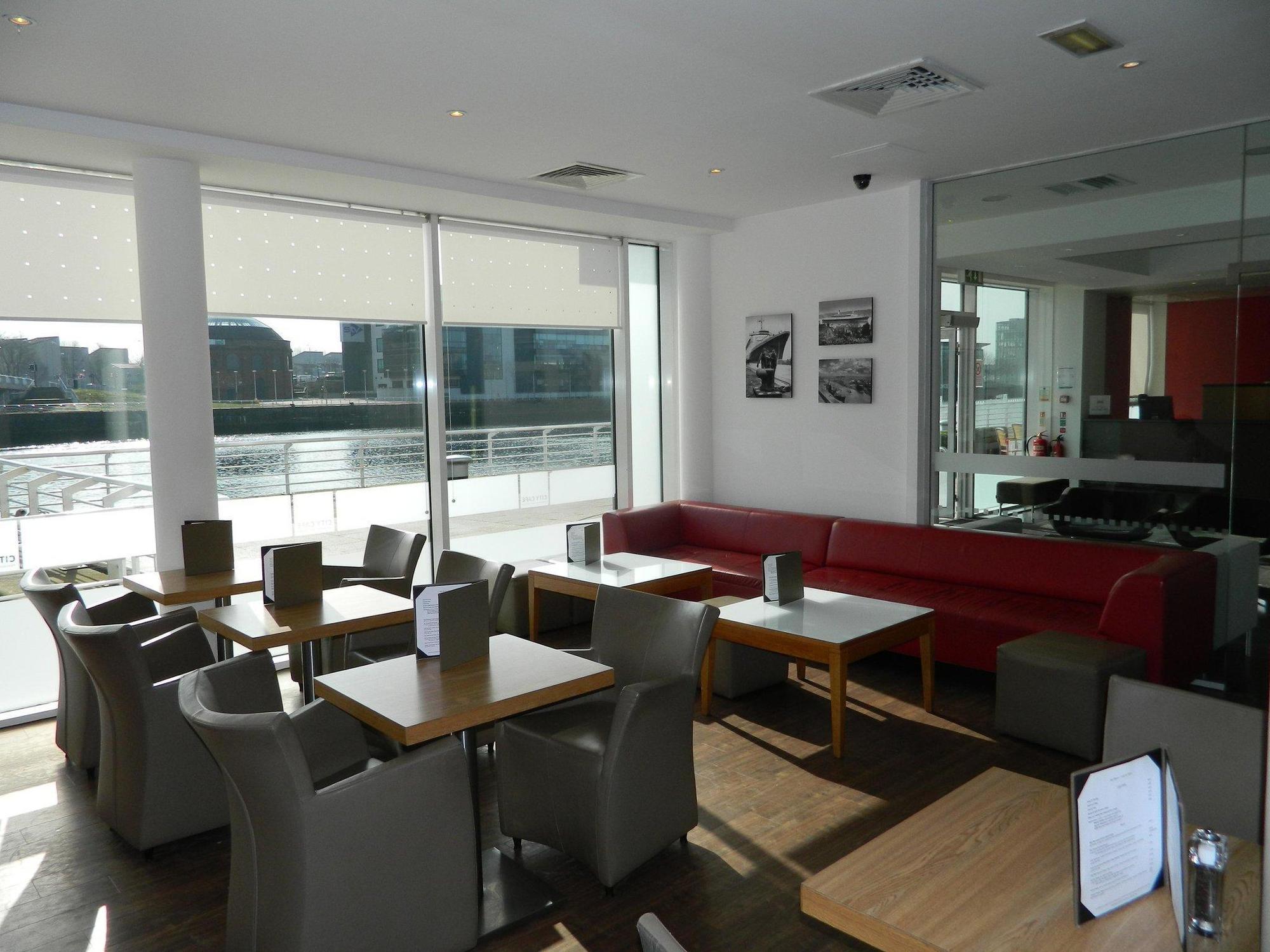 Hilton Garden Inn Glasgow City Centre Экстерьер фото