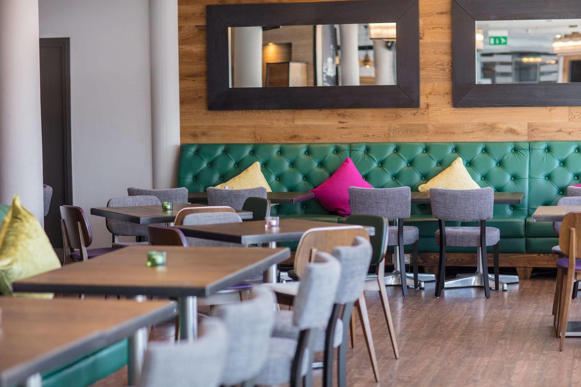 Hilton Garden Inn Glasgow City Centre Экстерьер фото